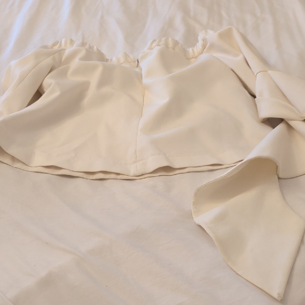 Cream Ruffle Sleeve Blouse - Picture 5 of 7